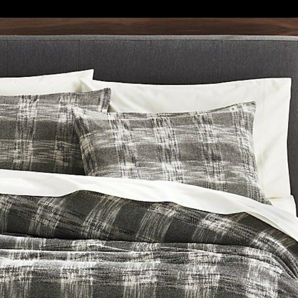 Crate & Barrel x2 Lindstrom Black Lattice Standard Pillow Sham NEW  20in x 26in